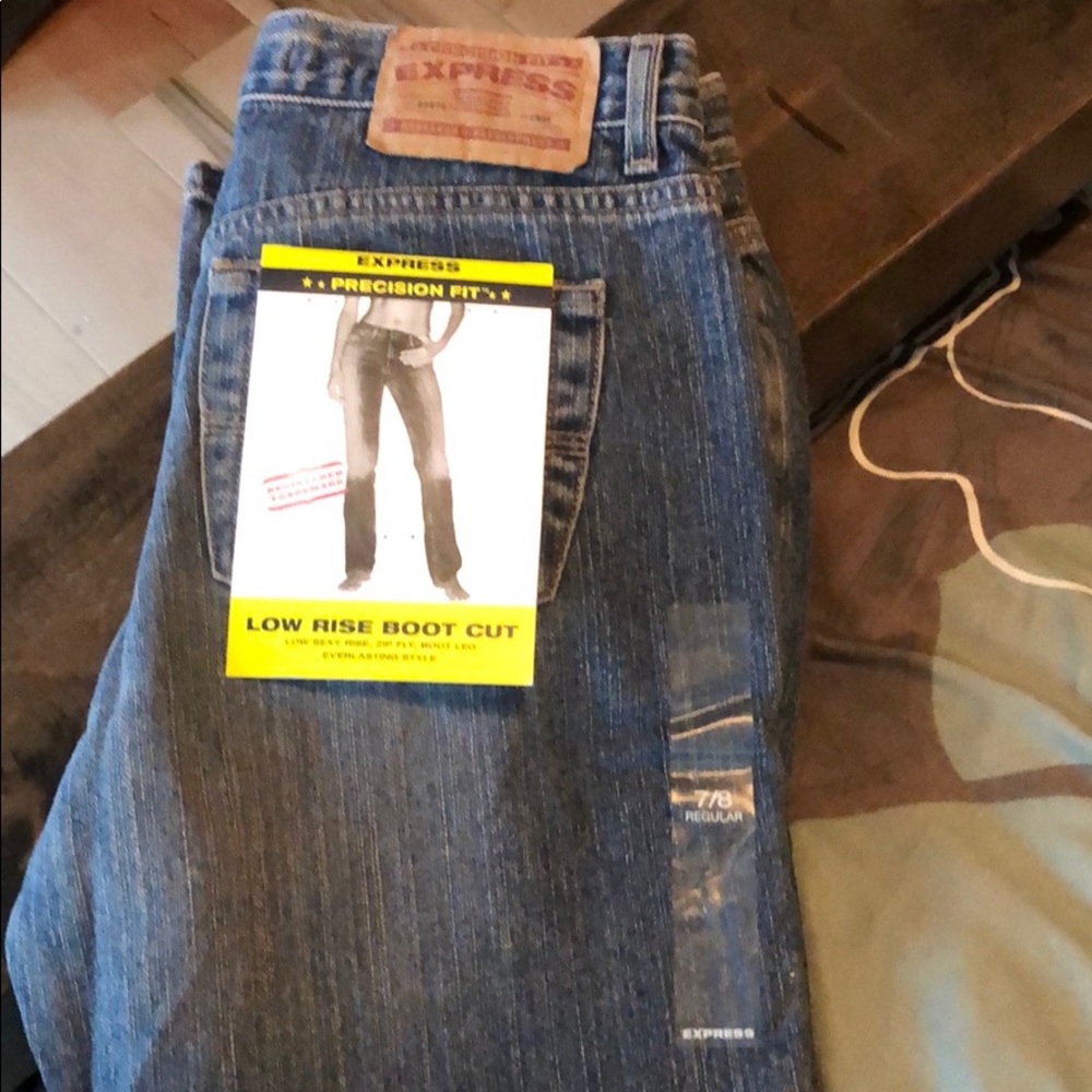 Express Low Rise Biot Cut Women’s Jeans